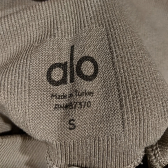 Alo radiance leggings - Picture 2 of 7